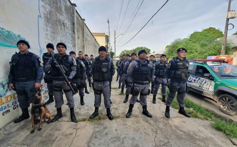 Policiais Militares do 11° BPM realizam revista na unidade prisional de Parintins 