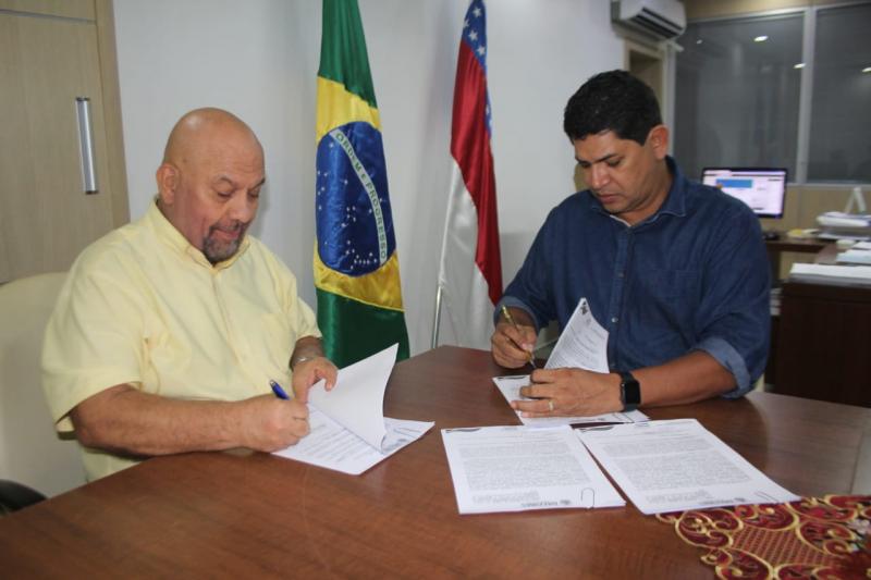 Convênios entre Estado e Prefeitura garantem mais de R$ 3 milhões para a educação de Parintins