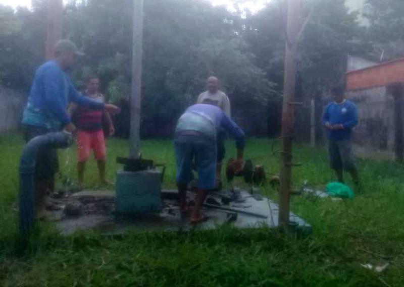 Equipe do Saae realiza substituição de tubos danificados no bombeamento da Faria Neto