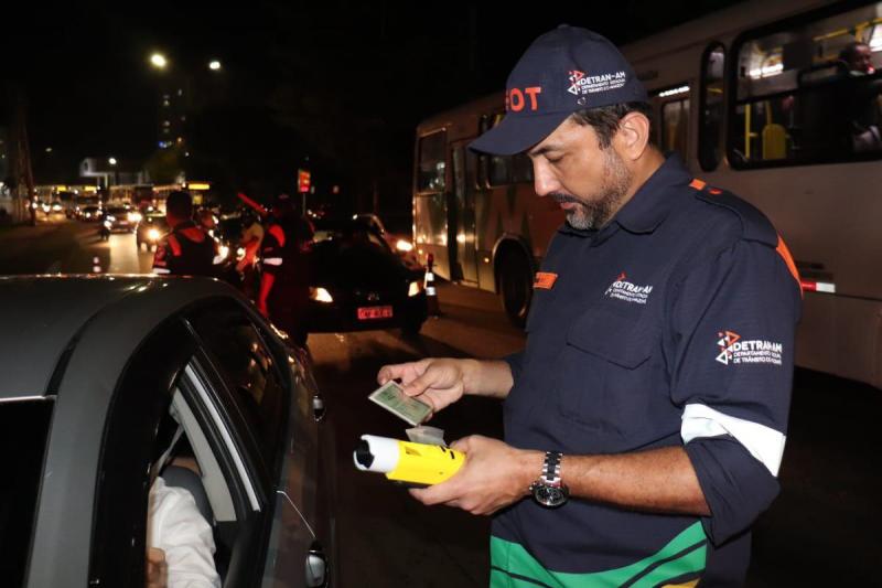 Nas semanas do Natal e Ano Novo, Detran-AM flagra 179 motoristas embriagados em Manaus; 13 são presos