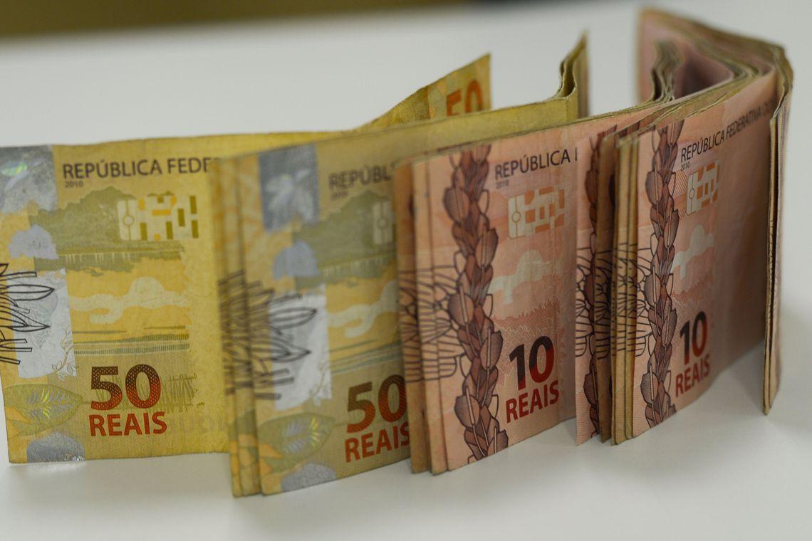 Salário mínimo será de R$ 1.039 em 2020; aumento foi de 4,1% Salário mínimo será de R$ 1.039 em 2020; aumento foi de 4,1%
