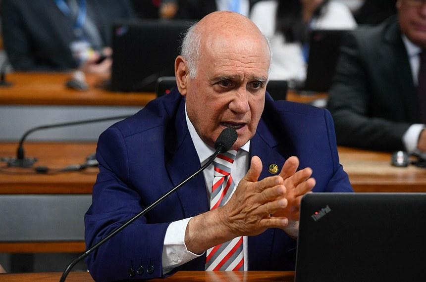 CCJ analisará PEC que dá fim a mandatos vitalícios de ministros do STF CCJ analisará PEC que dá fim a mandatos vitalícios de ministros do STF