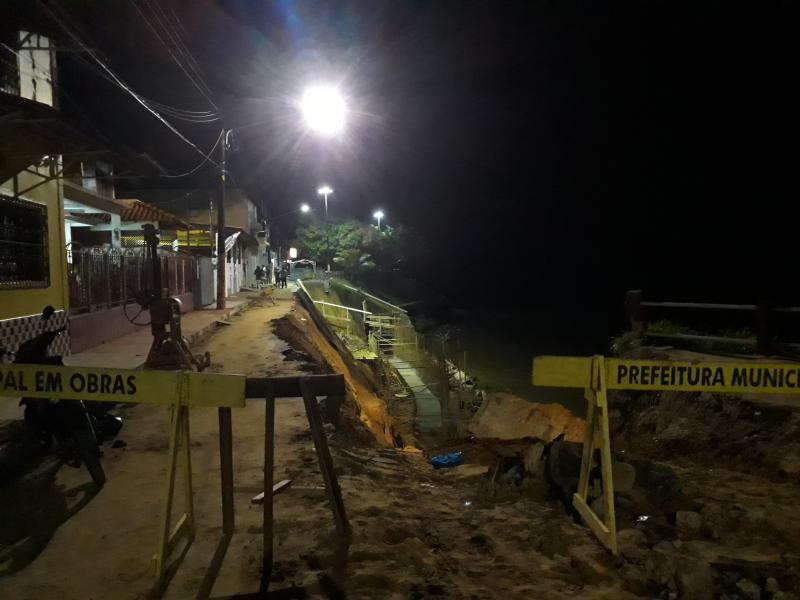 Operário tem corpo parcialmente soterrado após deslizamento de terra