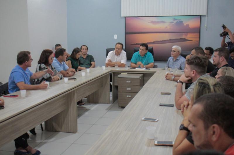 Silas Câmara cumpre agenda em Parintins e anuncia R$ 10 milhões em investimentos 