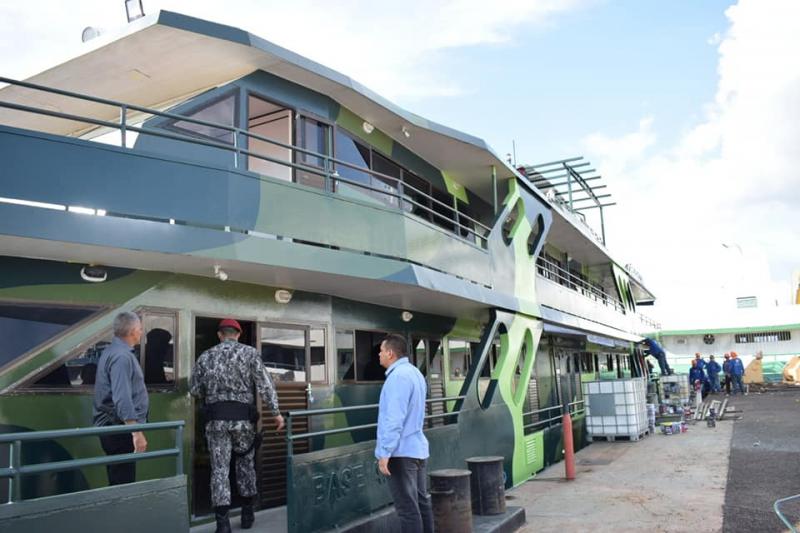 Novo comandante militar da Amazônia conhece instalação fluvial que ajudará no combate ao narcotráfico