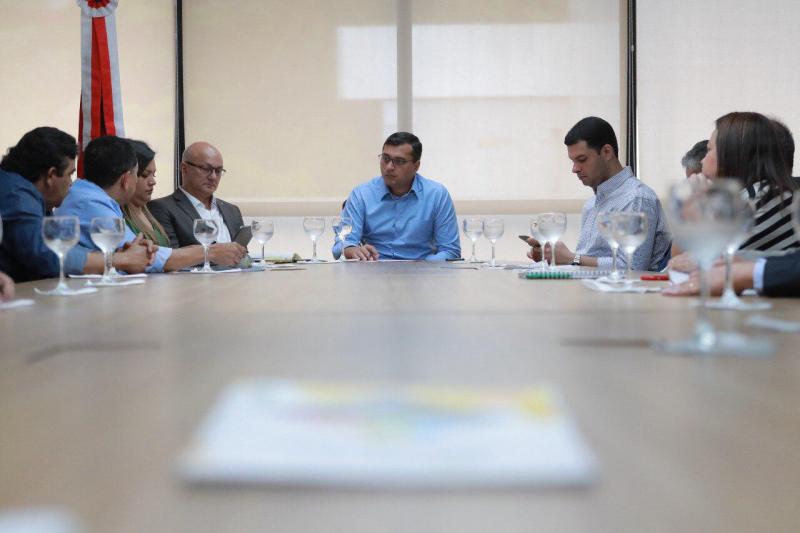 Wilson Lima discute projeto arquitetônico do Distrito Bioagroindustrial de Rio Preto da Eva