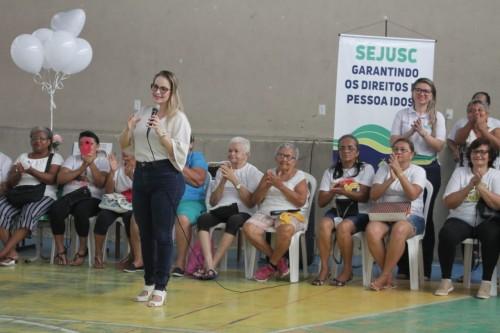 Governo do Estado realiza roda de conversa sobre saúde mental com idosos do Morro da Liberdade