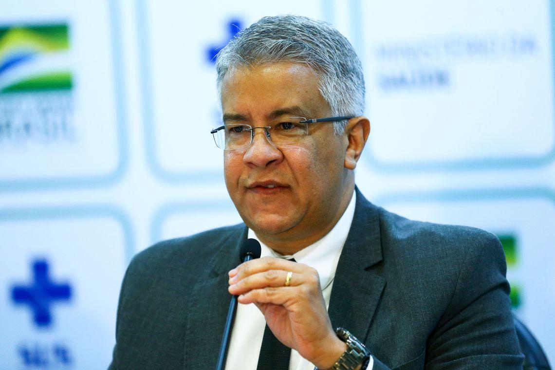 Casos suspeitos de coronavírus sobem para 12 no Brasil