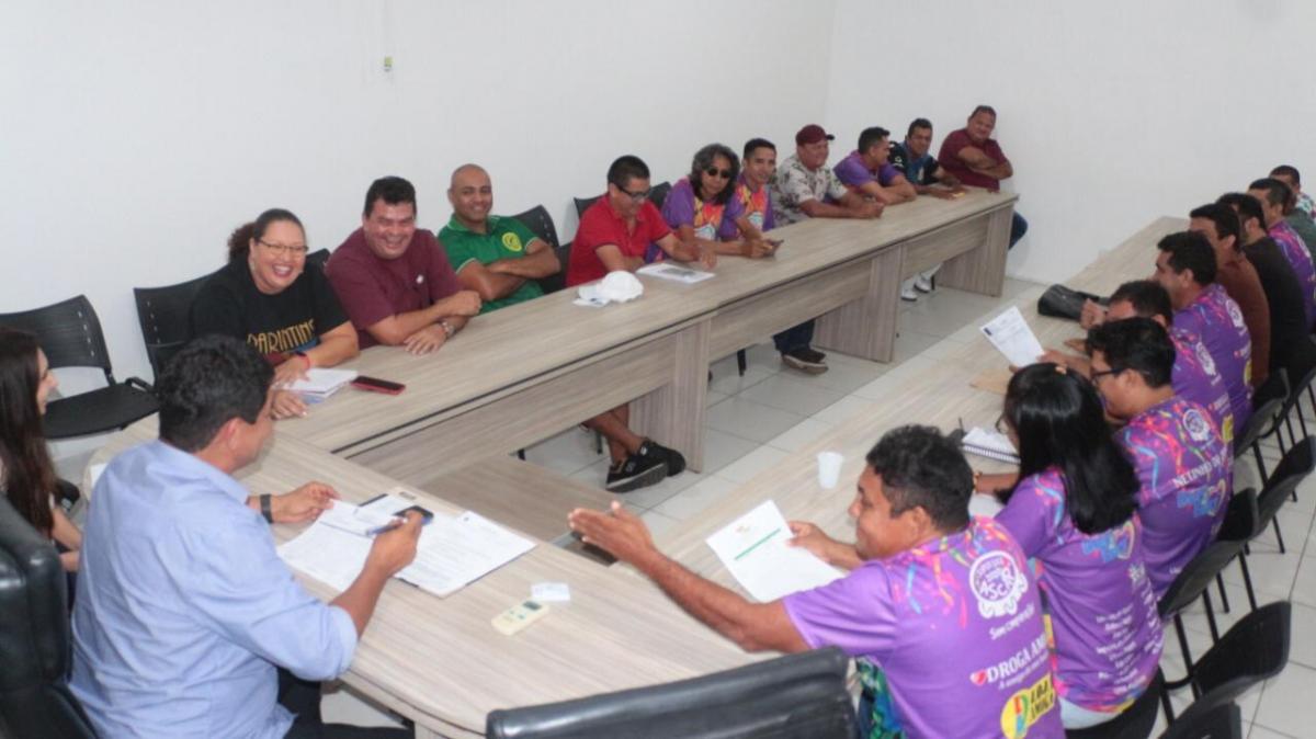 Prefeito reúne representantes de blocos para definir detalhes do Carnailha 2020