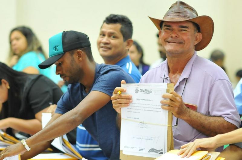 Pela primeira vez, agricultores de 62 municípios têm oportunidade de fornecer alimentos para merenda escolar