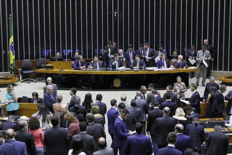 Plenário aprova ultrassonografia mamária obrigatória pelo SUS