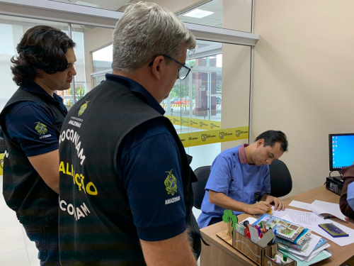 Procon-AM multa Lato Sensu em mais de R$ 500 mil por cobranças abusivas em lista de material escolar
