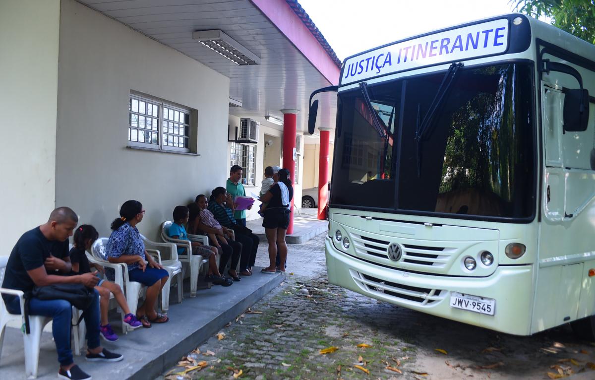 Justiça Itinerante inicia atendimento no bairro Parque Dez