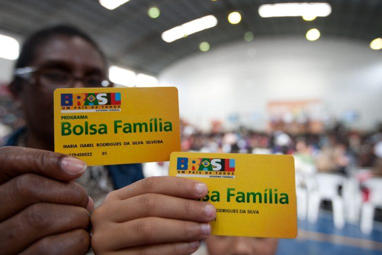 Comissão mista analisa relatório sobre MP do 13° do Bolsa Família