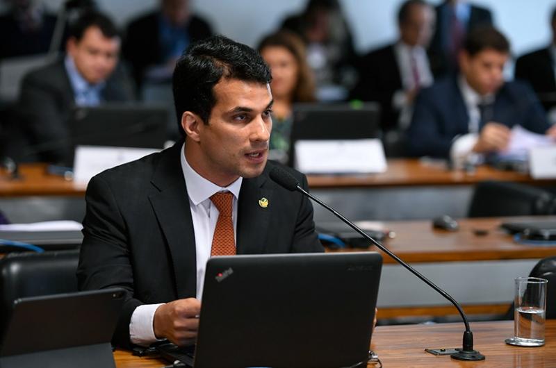 Repasse para saúde e educação mesmo a ente devedor é aprovado em comissão