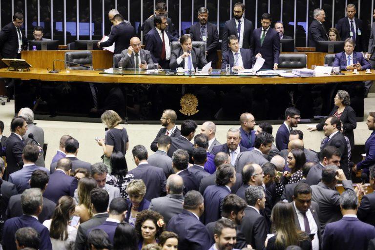 Plenário da Câmara pode votar MP que torna permanente o 13º do Bolsa Família