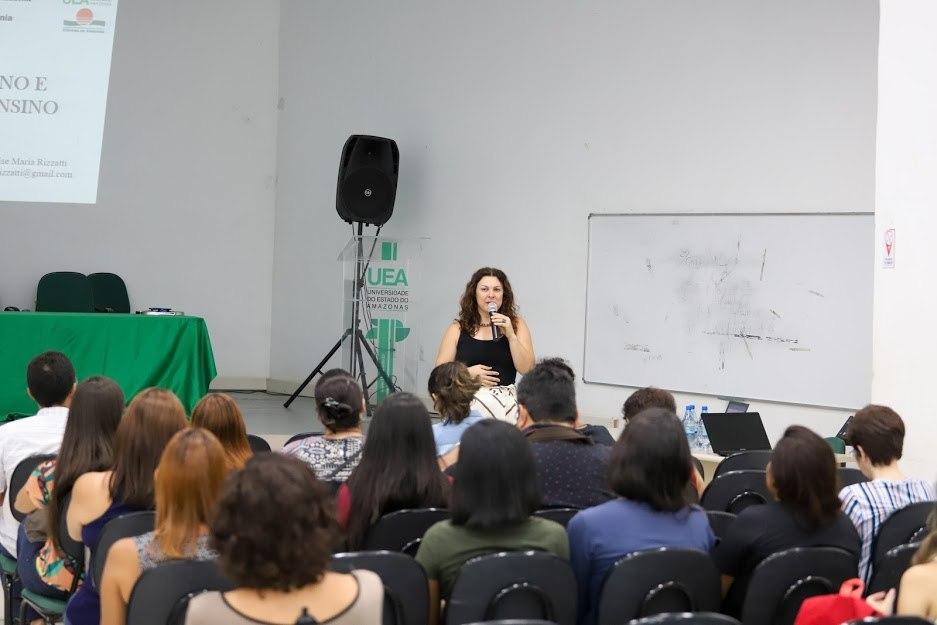 Perspectivas de Ensino são tema de aula inaugural de mestrado da UEA