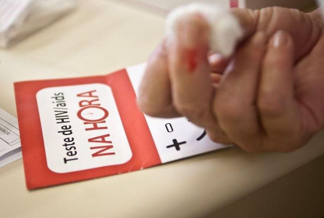 Homem do Reino Unido é o segundo curado de HIV no mundo