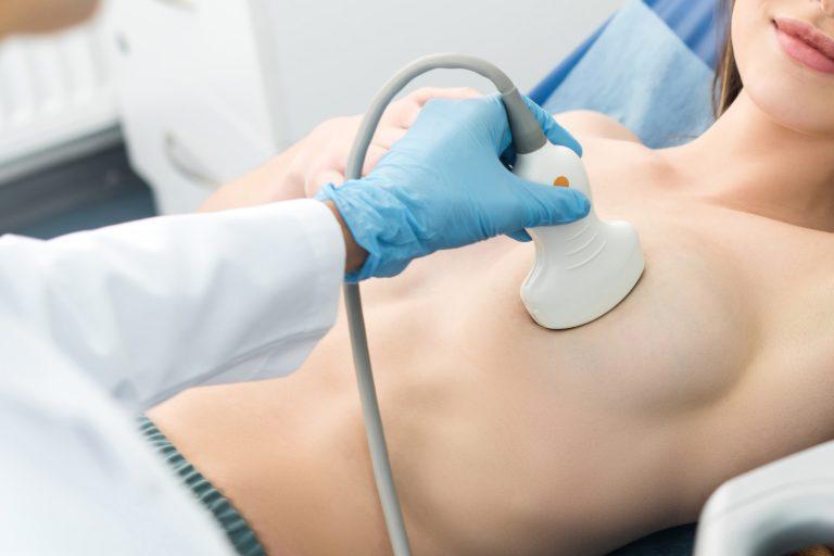 Sancionado projeto que garante exame de ultrassonografia mamária pelo SUS