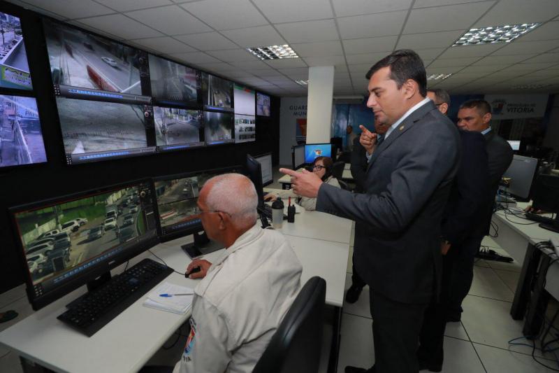 Wilson Lima estuda implantar 'Cerco Inteligente de Segurança' em Manaus Wilson Lima estuda implantar 'Cerco Inteligente de Segurança' em Manaus