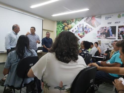 Governo do Amazonas define estratégias para desenvolver Cadeia do Mel