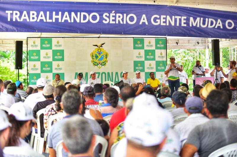 Governo do Amazonas lança programa ‘S.O.S Vicinais’