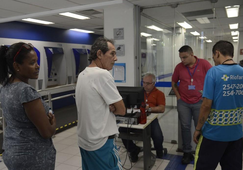 Clientes dos cinco maiores bancos podem pedir prorrogação de dívidas