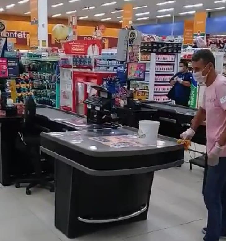 Supermercados de Manaus ampliam ações para atender clientes e colaboradores Supermercados de Manaus ampliam ações para atender clientes e colaboradores