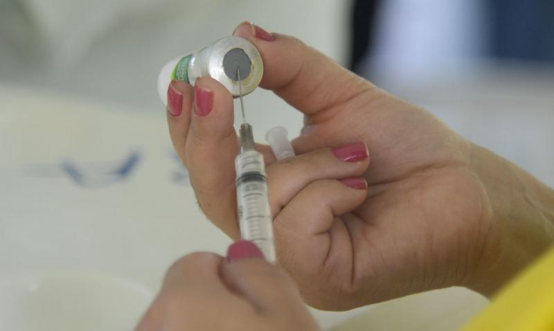Ministério da Saúde recomenda adiar vacinação de crianças contra a gripe
