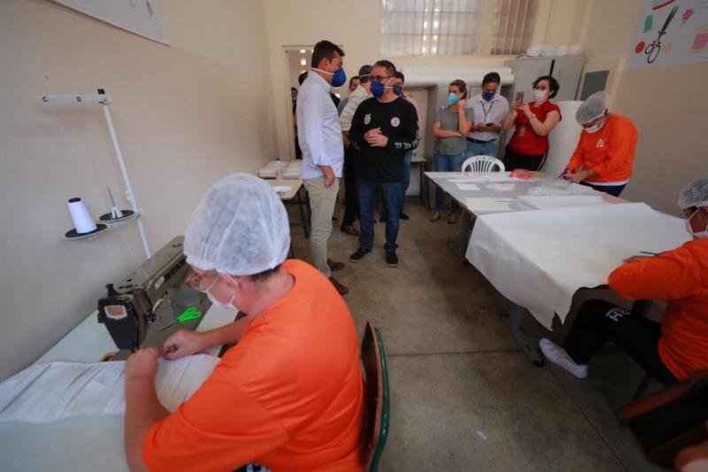 Sistema prisional irá confeccionar máscaras de proteção e firma parceria para produção de álcool 70º contra o Covid-19