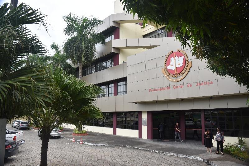 Justiça acata pedido do MPAM e proíbe carreata contra o isolamento em Manaus e em todo o AM Justiça acata pedido do MPAM e proíbe carreata contra o isolamento em Manaus e em todo o AM