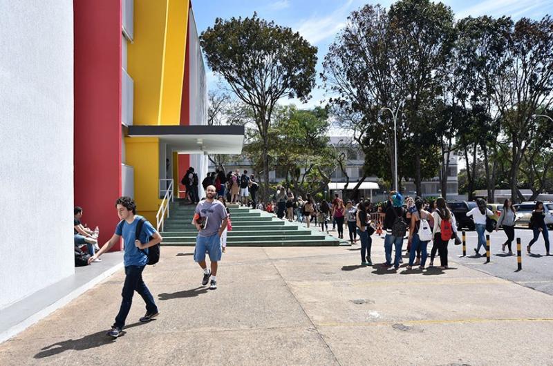 Projeto suspende contagem de prazos e pagamentos do Fies devido à pandemia