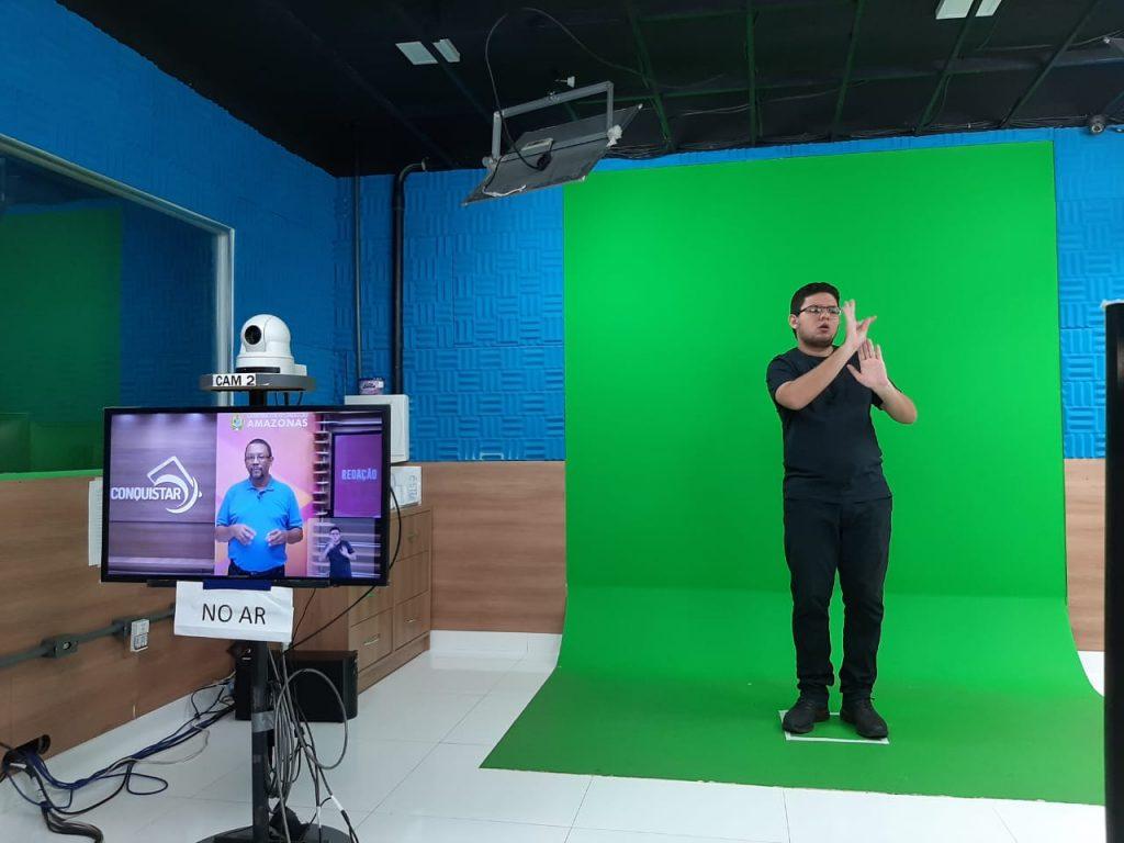 ‘Aula em Casa’ passa a contar com tradutores intérpretes de Libras