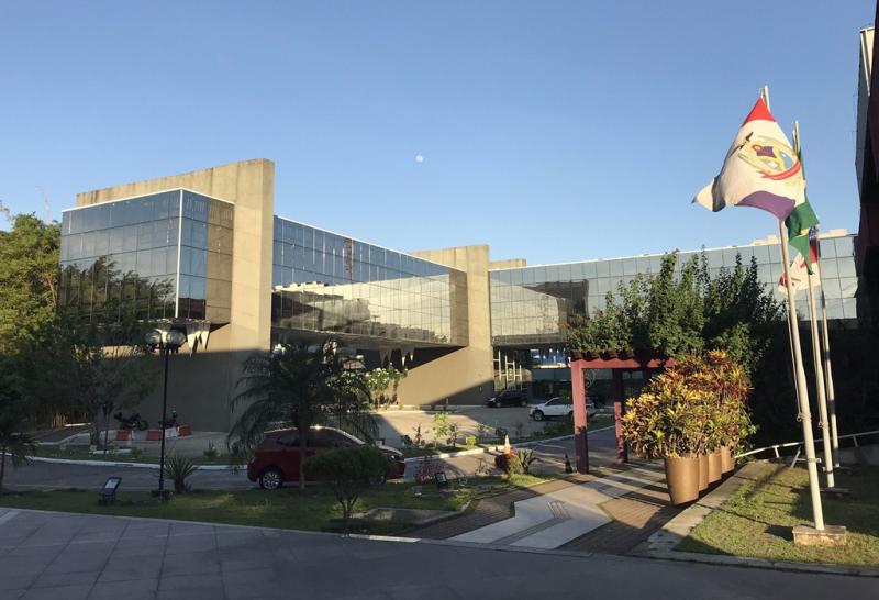 Presidente do TCE-AM prorroga por mais 15 dias suspensão do expediente