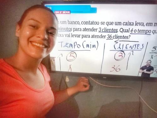Alunos da rede estadual apostam em plataformas digitais para acompanhar o ‘Aula em Casa’