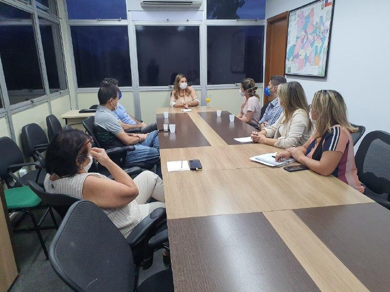 Secretária de Saúde abre diálogo com empresas médicas