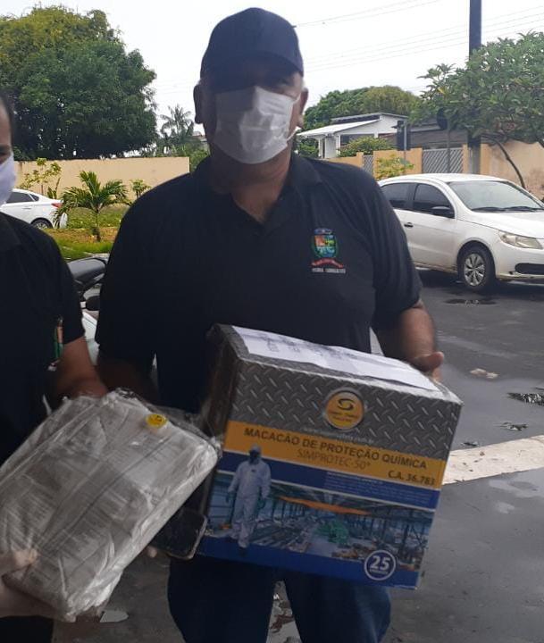 Câmara de Parintins doa macacões de proteção química ao hospital Jofre Cohen