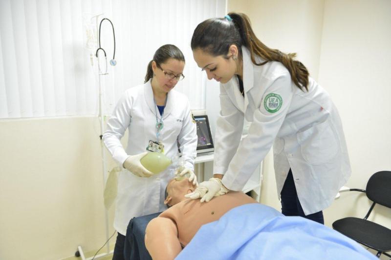 UEA antecipa formatura de médicos, enfermeiros e farmacêuticos que poderão atuar no enfrentamento à Covid-19 UEA antecipa formatura de médicos, enfermeiros e farmacêuticos que poderão atuar no enfrentamento à Covid-19