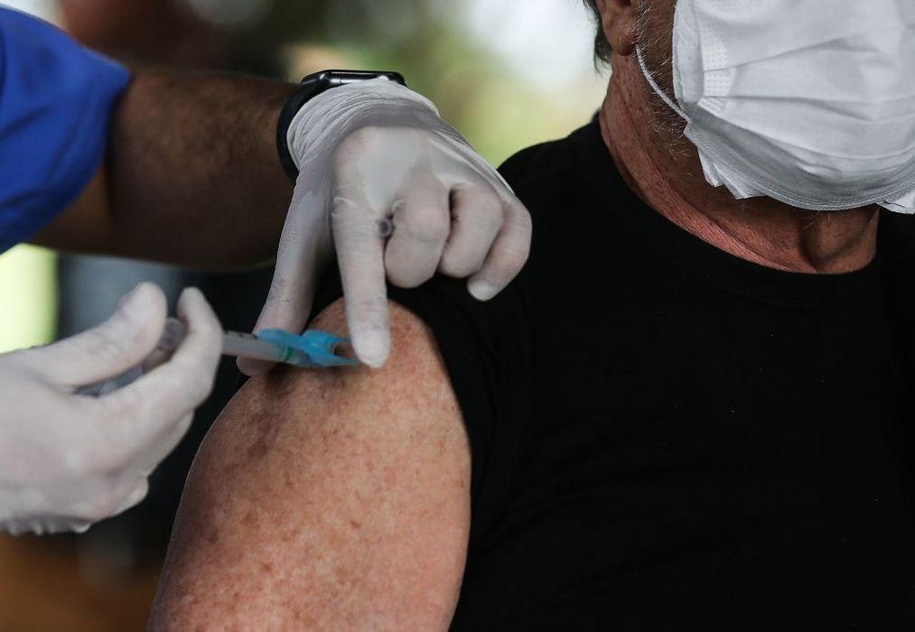 Saúde vacina 90,66% dos idosos; segunda etapa começa amanhã