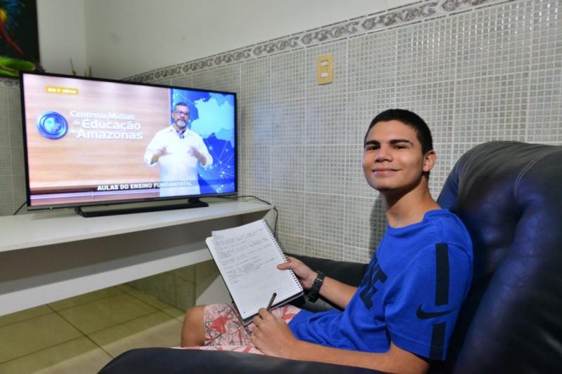 Governo do Amazonas vai credenciar emissoras de televisão para transmitir ‘Aula em Casa’ no interior