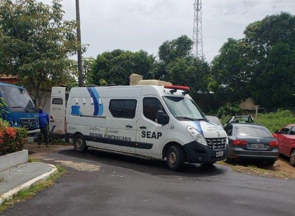 Policiais civis de Manacapuru e Seap realizam transferência de 24 presos de Justiça daquele município para Manaus