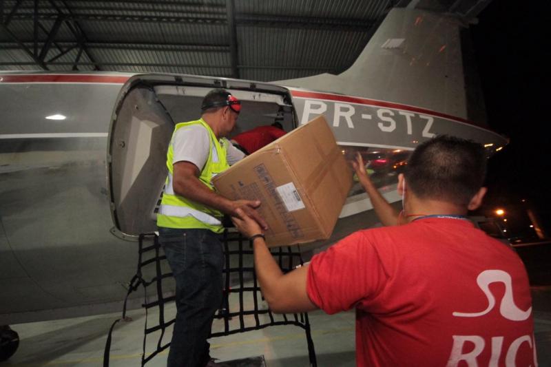 Amazonas recebe do Hospital Albert Einstein doação de 24 mil litros de álcool em gel e cem mil máscaras
