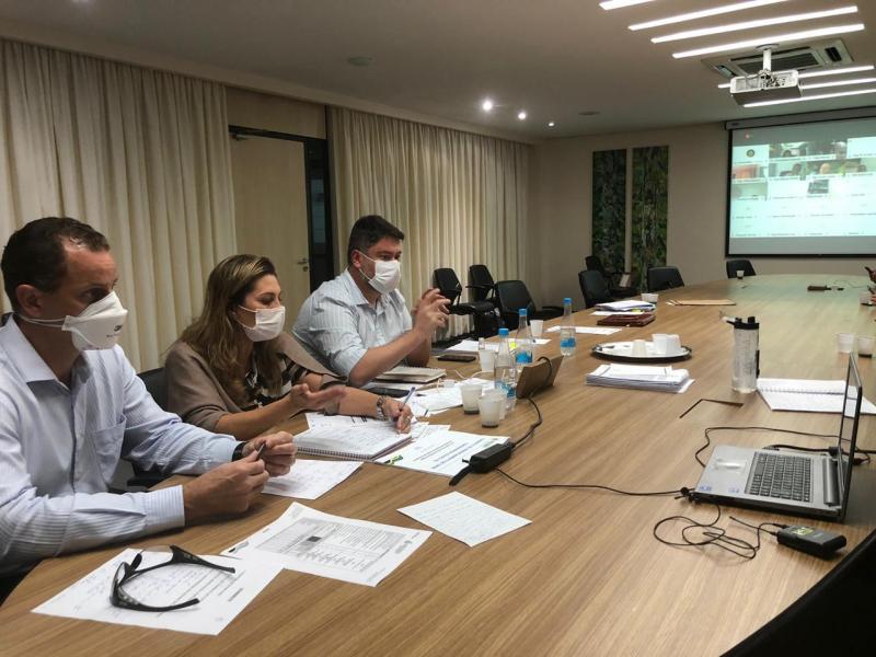 Na ALE-AM, secretária da Susam apresenta plano de enfrentamento ao Covid-19