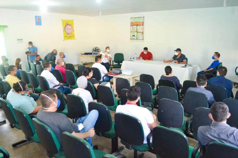 Prefeitura exige organização de filas nos bancos e rigor no toque de recolher