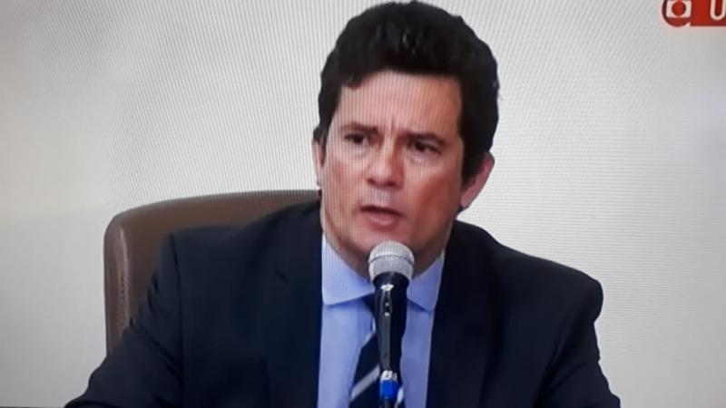 Sergio Moro confirma saída do Ministério da Justiça e diz que Bolsonaro quebrou a palavra para o combate à corrupção