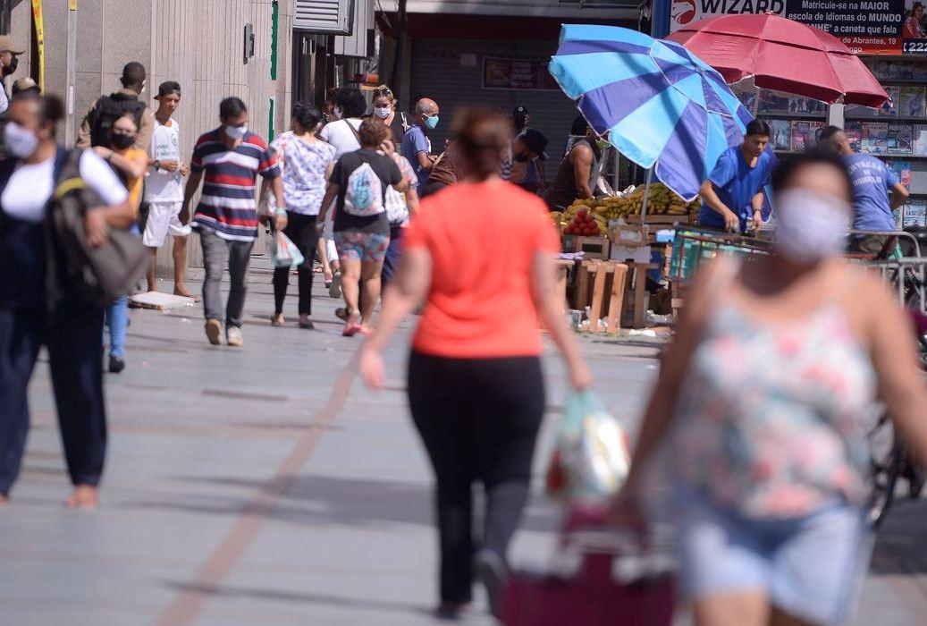 Covid-19: Brasil adota uso de máscaras como política de saúde pública