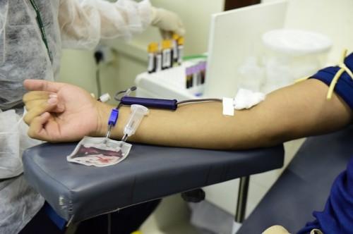 Com queda de mais de 60% de doadores, estoque de sangue do Hemoam atinge níveis críticos