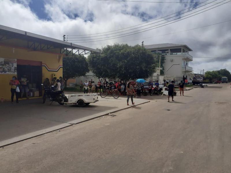 Polícia Militar orienta e fiscaliza cumprimento de medidas contra proliferação do coronavírus