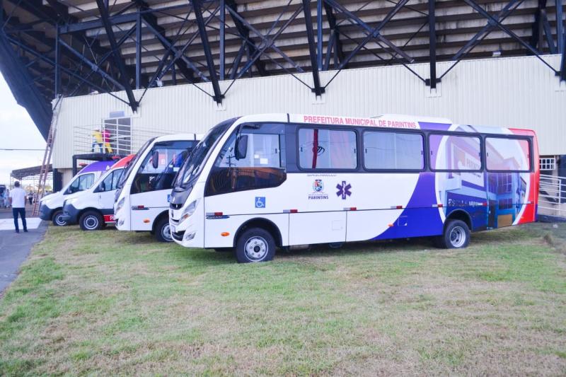 Prefeitura de Parintins recebe dois ônibus para fortalecer ações de saúde