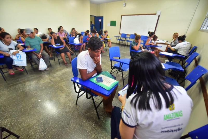 Governo do Amazonas paga terceira parcela do auxílio-moradia a famílias do Monte Horebe